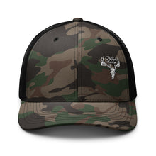 Load image into Gallery viewer, Camouflage trucker hat
