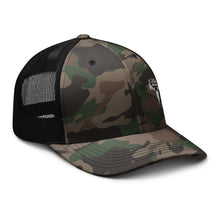Load image into Gallery viewer, Camouflage trucker hat
